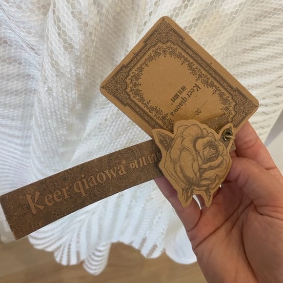 NWT Stunning Tea Length White Skirt - Picture 2 of 4